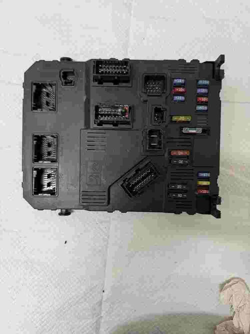Sicherungskasten Peugeot 206 Citroen Xsara Picasso  9653667680 S118085220E