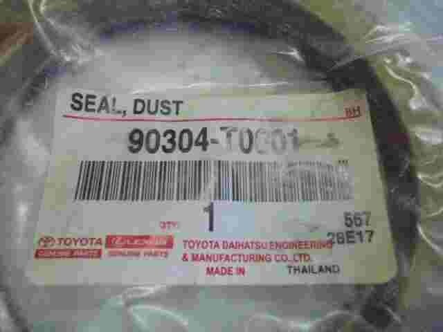Seal Dust  Toyota Hilux Land Cruiser 100 Prado 120 90304T0001 90304-T0001