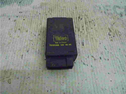 Wischerrelais Citroen Peugeot VALEO 73101302 12V