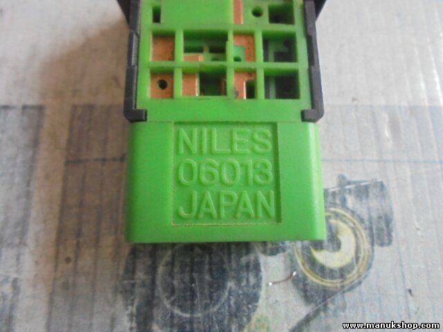 Warnblinkschalter Mitsubishi Pajero Montero NILES 06013