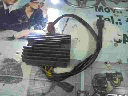 Spannungsregler  Peugeot Satelis 125 Geopolis 125 / 250 SH689LA 609081 60.9 081