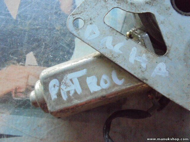 Fensterheber motor hinten rechts Nissan Patrol Station Wagon w160 8273006J05