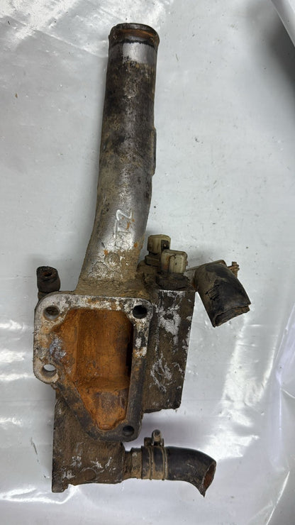 Thermostatgehäuse Nissan Terrano Ford Maverick 2.7 TD 11061G2400 11061-G2400