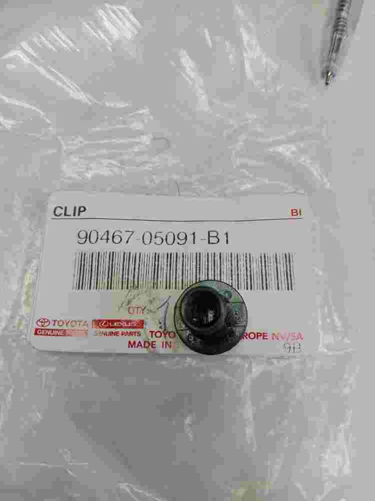 Clip  Toyota Land Cruiser 120 Prado 9046705091B1 90467-05091-B1