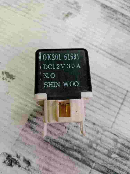 Relais Klimaanlage Kia Sephia 0K20161691 0K201-61691 0K201 61691 DC12V30A .