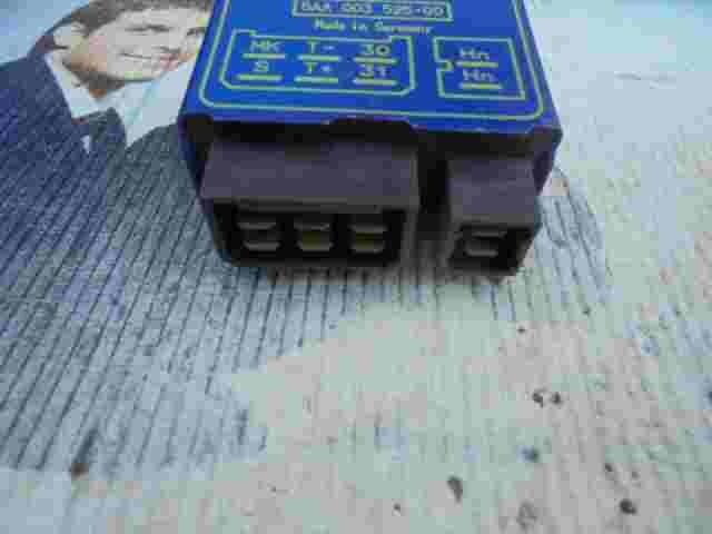 Relais VW Volkswagen Audi 5AA00352500 5AA 003 525-00 HELLA 12V