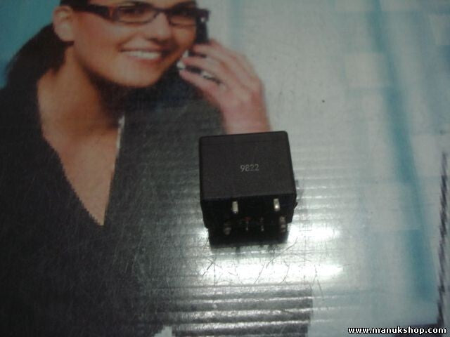 Relais SIEMENS V23076-A1001-C133 V23076A1001C133
