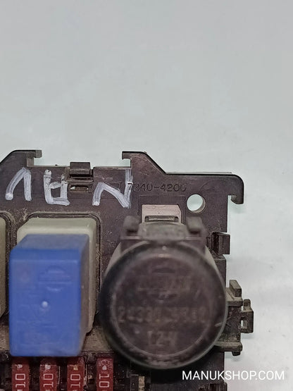 Sicherungskasten NNissan Navara 72404200 7240-4200