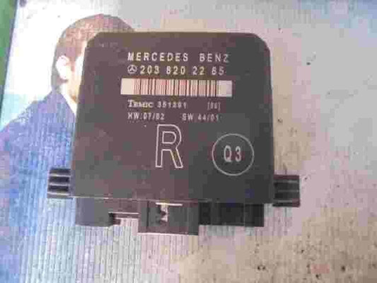 Türsteuergerät Mercedes W210  W208 2038202285 Q3 203 820 22 85 TEMIC 351391 R