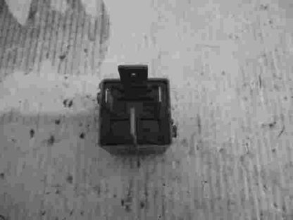 Batterie Trennrelais Mercedes-Benz E M S R V SL A0025422619 Tyco V23134J52X361