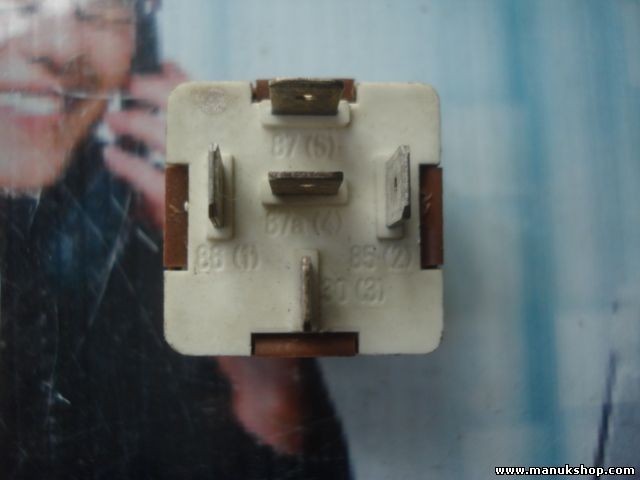 Relais  Renault Megane BITRON 7700810929 12V.25A