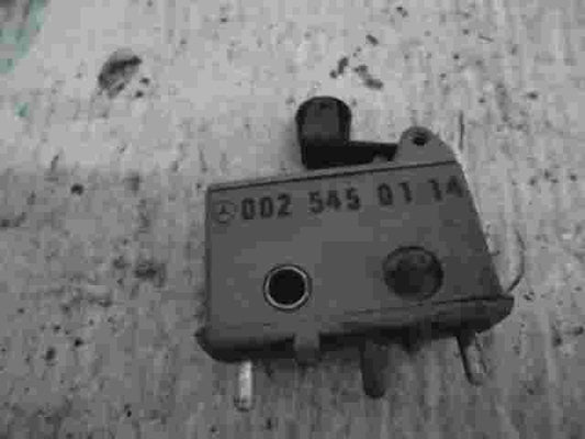 Kraftstoffpumpe Relais  Mercedes-Benz W123 0025450114 002 545 01 14