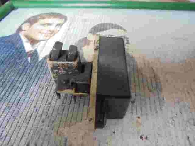 Spannungsregler Mercedes-Benz W631 0192052005 0 192 052 005 BOSCH EE14V3