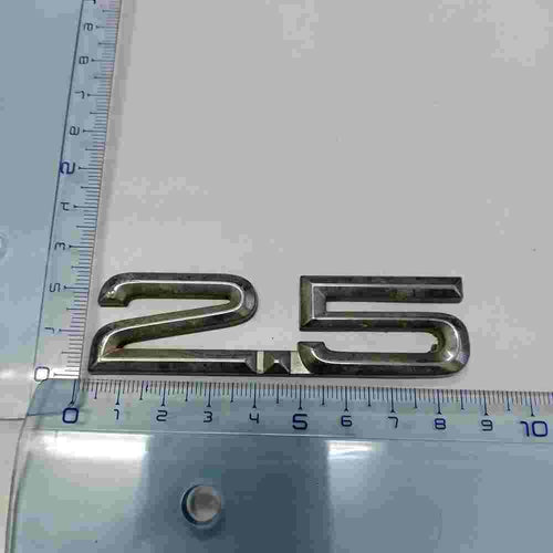 Emblem  Toyota Camry Hilux 2.5 8.5cm.
