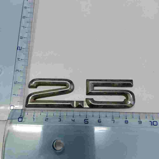Emblem  Toyota Camry Hilux 2.5 8.5cm.