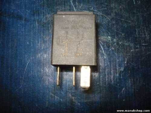 Relais Nebelscheinwerfer Volkswagen Golf Caddy Passat 3C Audi 8Z0951253