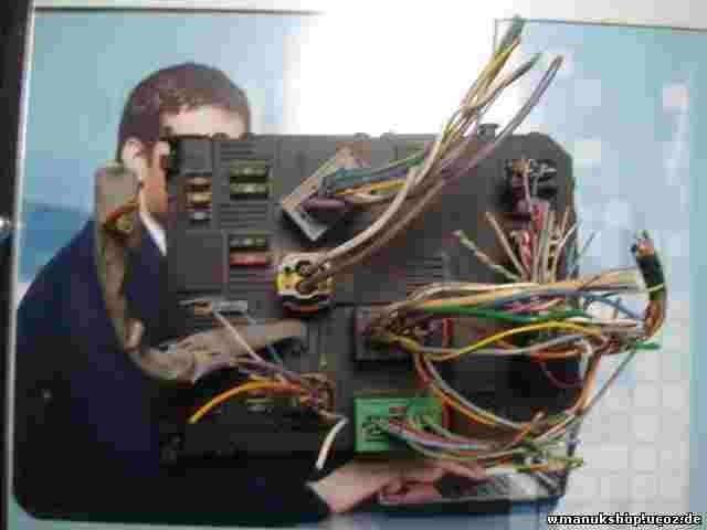 Sicherungskasten Pegeout 206 1.6 BSI E02-00 9646777380 SIEMENS S118085210G
