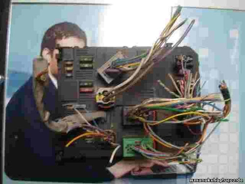Sicherungskasten Pegeout 206 1.6 BSI E02-00 9646777380 SIEMENS S118085210G