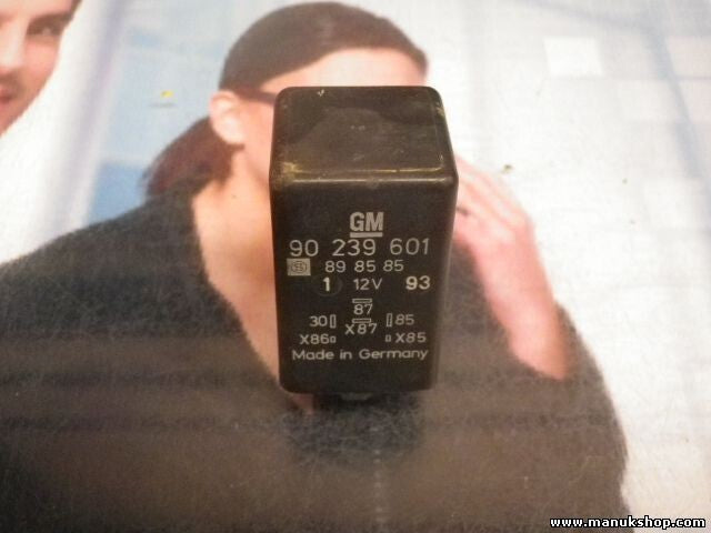 Kühlerlüfter Relais Opel Frontera A GM 90239601 90 239 601 898585 1238617