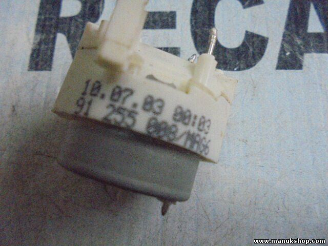 Schrittmotor Tacho VW Passat 3B TD 1,9L 3B0920825A 3BO920825A VWZ7Z0A3587562 V13