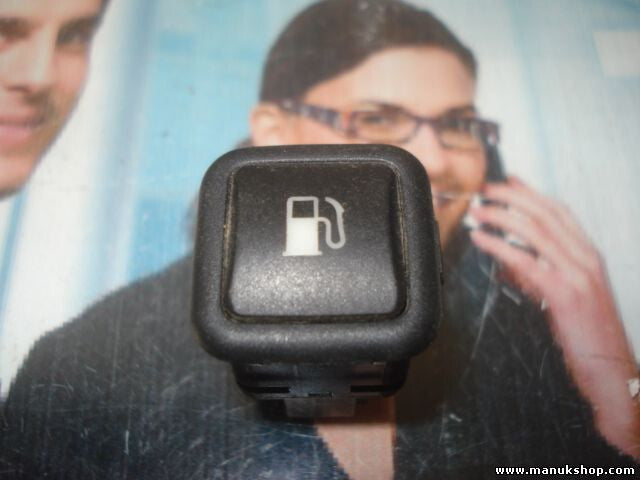 Schalter Tankklappe Öffner VW Volkswagen Passat Golf Bora 03000313 3B0959833A