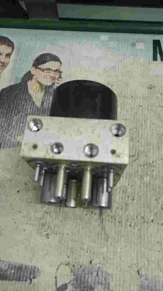 ABS Hydraulikblock Ford Fiesta 8V512C405AC 8V512C405AE 06210205484 06210214684