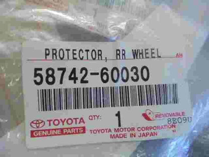 Protector Rear Wheel   Toyota Land Cruiser 5874260030 58742-60030
