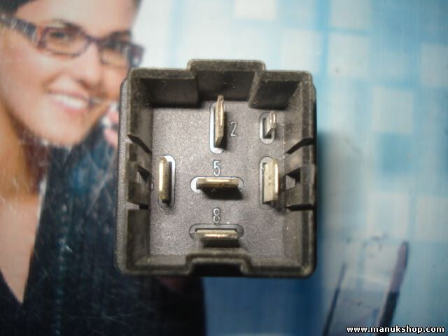 Empfänger Türsteuerung Mitsubishi Carisma MB954185