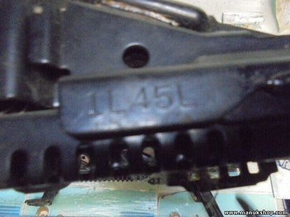 Sitzschiene Sitz Schiene Führung vorne links Nissan Pick-up D21 4WD 1987-1998