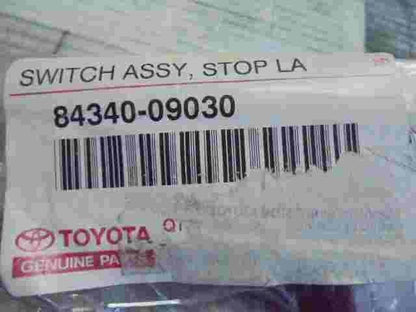 Bremslichtschalter Toyota Avensis II Corolla Celica Aygo 8434009030 84340-09030
