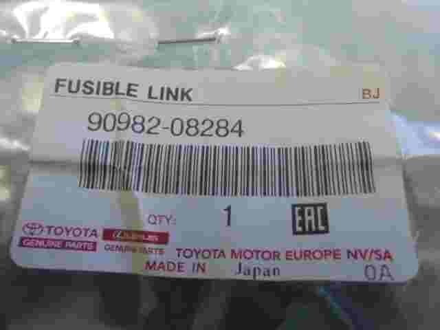 Fusible link  Toyota Lexus RX 350 LX 470 SC 400 SC 300 Avalon Corolla 9098208284