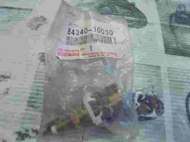 Bremslichtschalter Toyota Avensis II Corolla Celica Aygo 8434009030 84340-09030