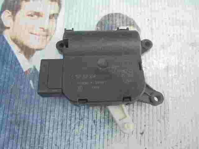 Stellmotor Heizung Mercedes-Benz Viano Vito W639 BOSCH 0132801334 170907 02