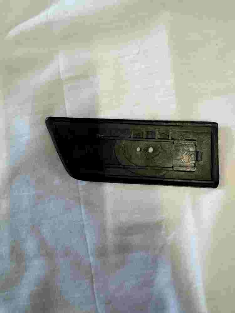 Leiste Zierleiste Kotflügel links  Audi 100 200 C4 .
