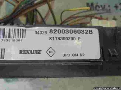 Sicherungskasten Renault Megane 2 UPC X84 N2 8200306032B S118399200E