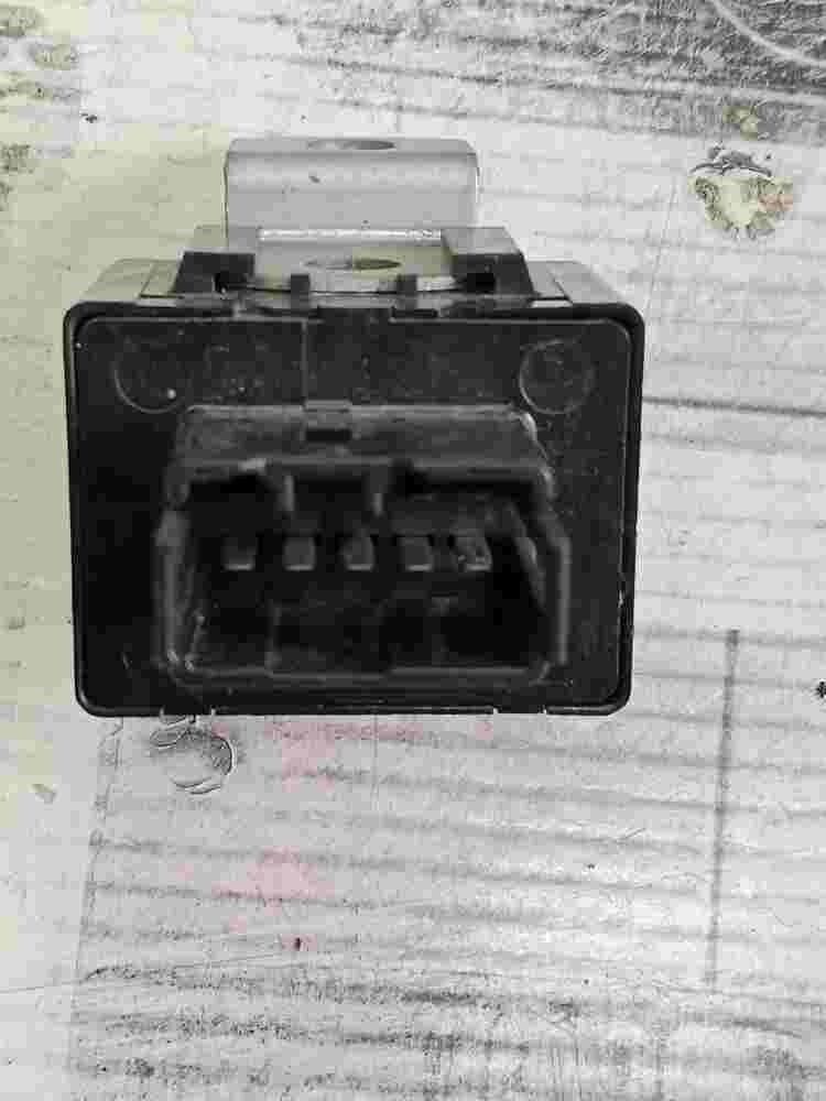 Blinkrelais Toyota MR2 8198037100 8198160010 0665004690 0665004470 FM257X