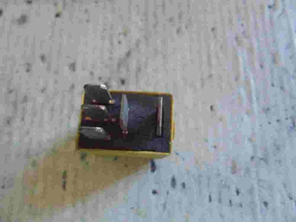 Relais Mercedes-Benz CLK-CLASS 0025421219 002 542 1219 HELLA 4RD00781402