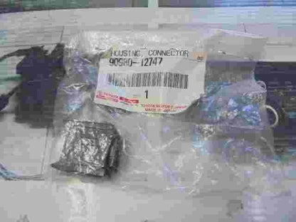 Housing Connector  Toyota Hilux RX 350  9098012747  90980-12747