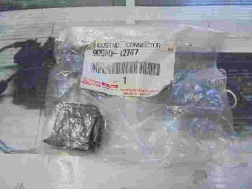 Housing Connector  Toyota Hilux RX 350  9098012747  90980-12747