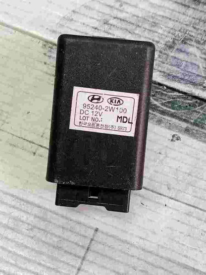 Relais Stop Signal Hyundai Santa Fe 952402W100 95240-2W100 DC 12V MDU SR73