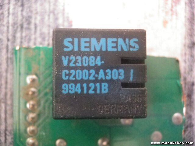 Relais Toyota Corolla SIEMENS V23084C2002A303 V23084-C2002-A303 994121B PA66