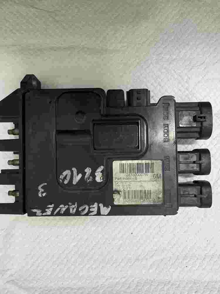Sicherungskasten Renault Megane Scenic 243800007R  243800007R 6M PRT07750