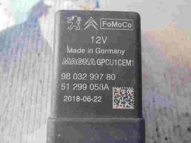 Glühkerzen Relais   Peugeot 301 308 5008 508 Citroen C4 9803299780 51299058A