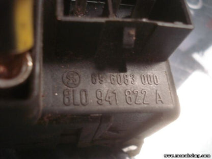 Sicherungskasten Audi A3 A4 A6 VW Passat Golf Skoda Superb 8L0941822A 896083000