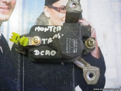 Stellmotor Zentralverriegelung Tür rechts hinten Mitsubishi Pajero MB669754