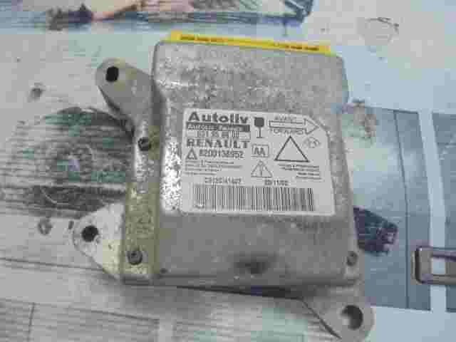Airbagsensor Airbagsteuergerät Renault Laguna 2 (AA 8200138952 601958800