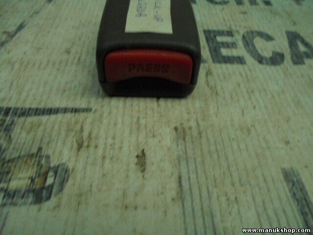 Gurtschloss Gurtschnapper vorne links Nissan Pick Up d22 040427A AB2