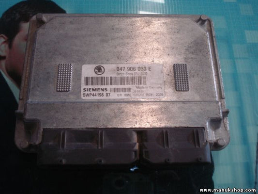 Motorsteuergerät Skoda Fabia 047906033E SIMOS 3PA SJ32 5WP44198 07 5WP4419807