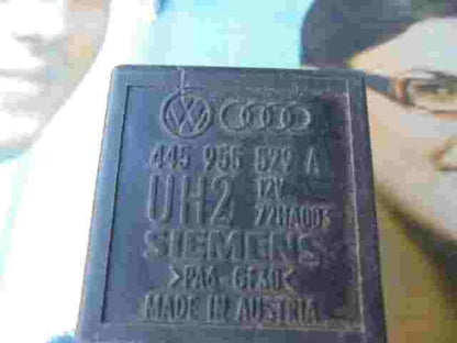 Waschwasserpumpe relais VW Audi Seat Skoda 445955529A UH2 SIEMENS 72HA003 Nr.239