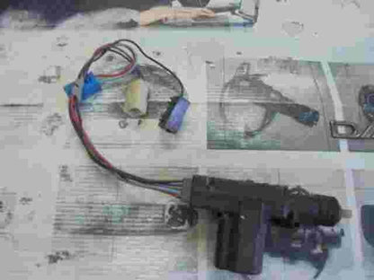 Stellmotor Zentralverriegelung Türschloss vorne rechts Alfa Romeo AR162004105800